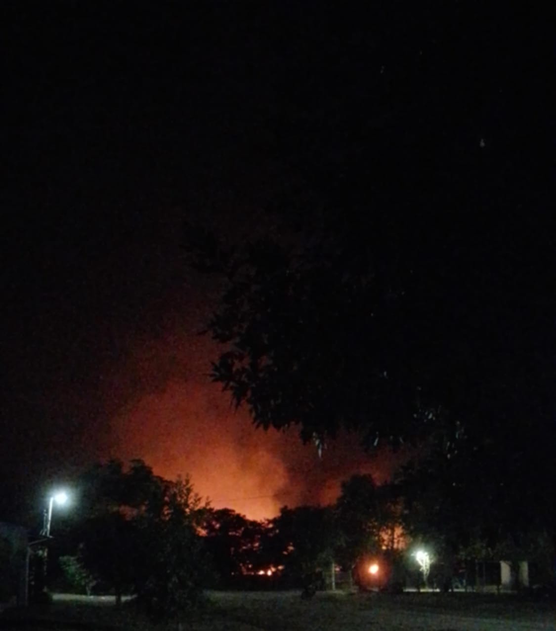 Bomberos Voluntarios controlaron incendio de gran magnitud en Makallé