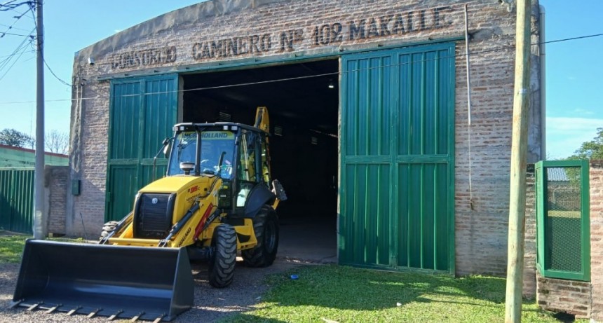 El Consorcio Caminero N° 102 de Makallé sumó una nueva máquina a su flota de vehículos